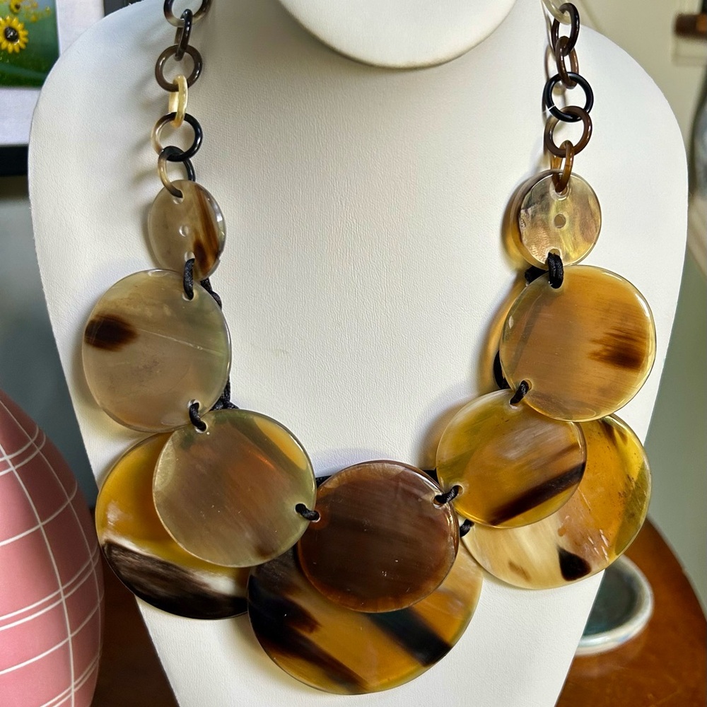 Elegant Horn Multi-Tone Necklace